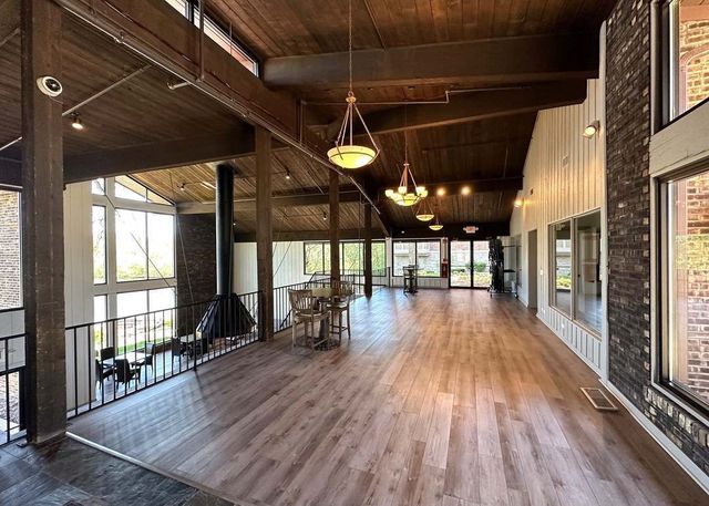 120 Lakeview Drive 110, Bloomingdale, IL 60108