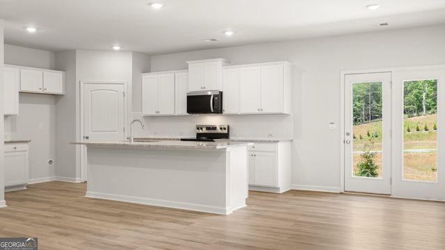 1809 Meadow Green Circle, Gainesville, GA 30501