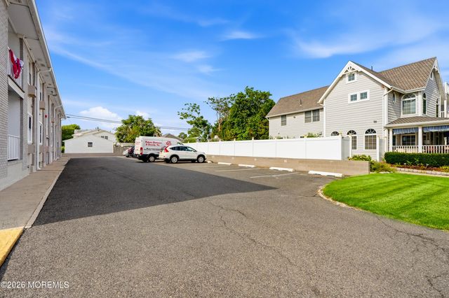 201 8th Avenue 2B, Belmar, NJ 07719