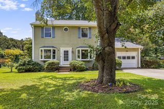 3 Trappers Run Drive, Asheville, NC 28805