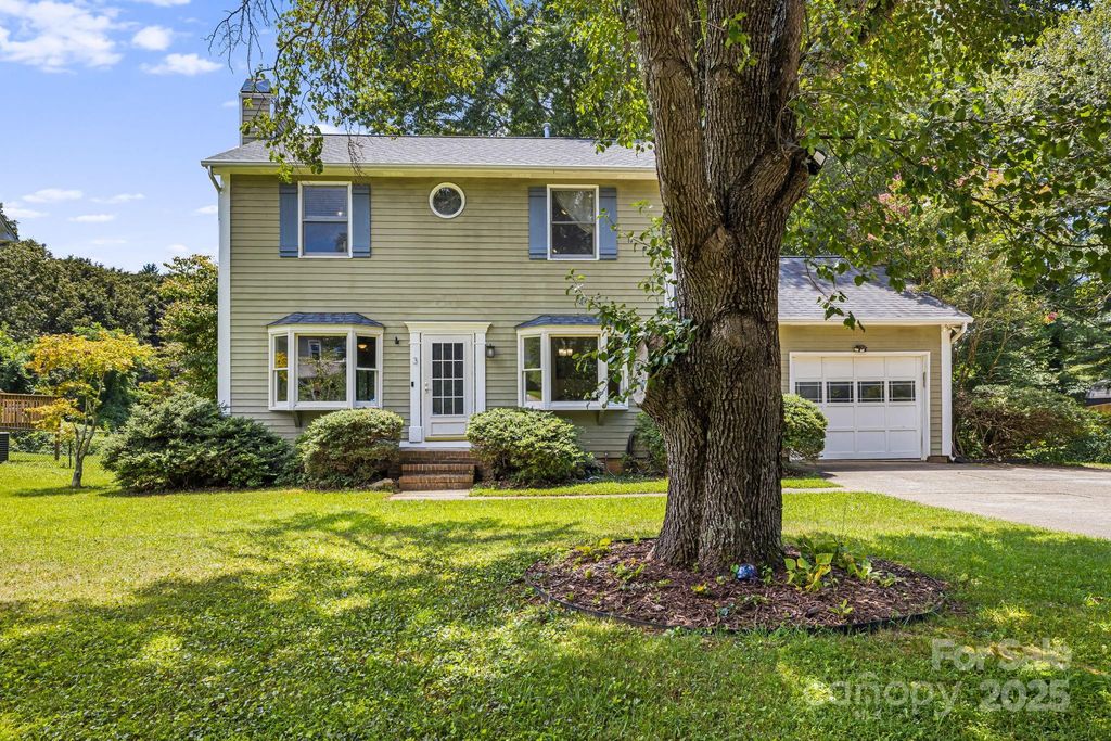 3 Trappers Run Drive, Asheville, NC 28805