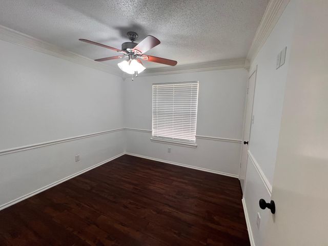 600 Eaglecreek DR, Leander, TX 78641