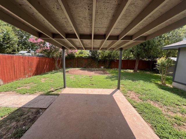 600 Eaglecreek DR, Leander, TX 78641