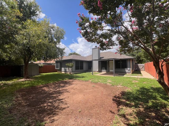 600 Eaglecreek DR, Leander, TX 78641