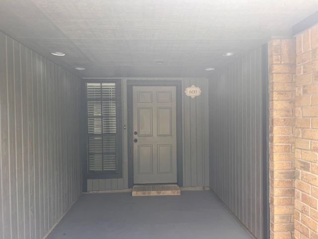 600 Eaglecreek DR, Leander, TX 78641