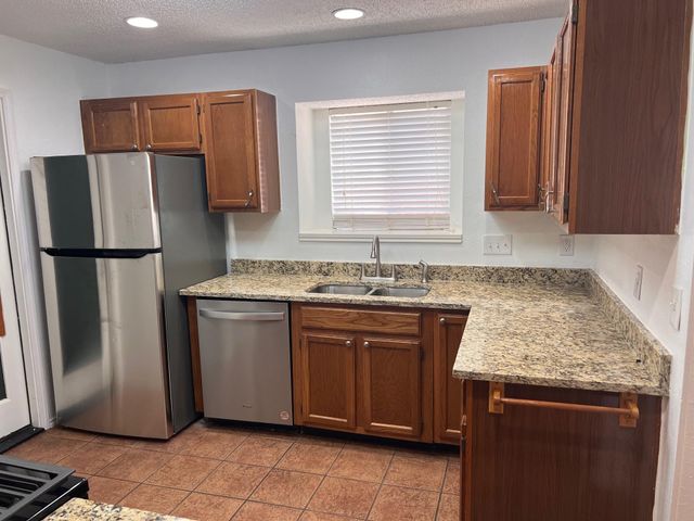 600 Eaglecreek DR, Leander, TX 78641