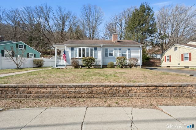 105 Brookside Avenue, Naugatuck, CT 06770