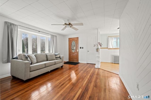 105 Brookside Avenue, Naugatuck, CT 06770