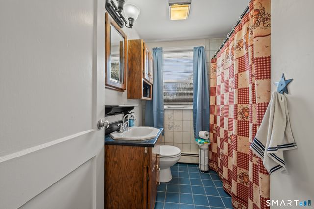 105 Brookside Avenue, Naugatuck, CT 06770