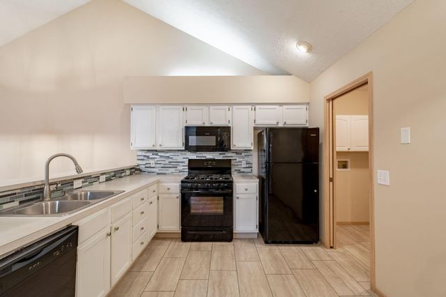 82 Abbeycross Lane, Westerville, OH 43082