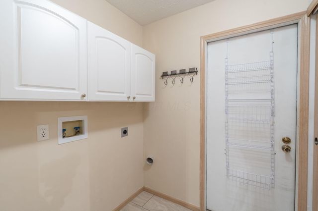 82 Abbeycross Lane, Westerville, OH 43082