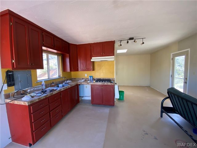 9095 E Elliot Ridge Road, Kingman, AZ 86401