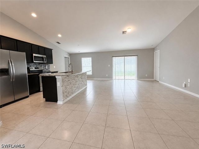 2837 NW 19th PL, Cape Coral, FL 33993
