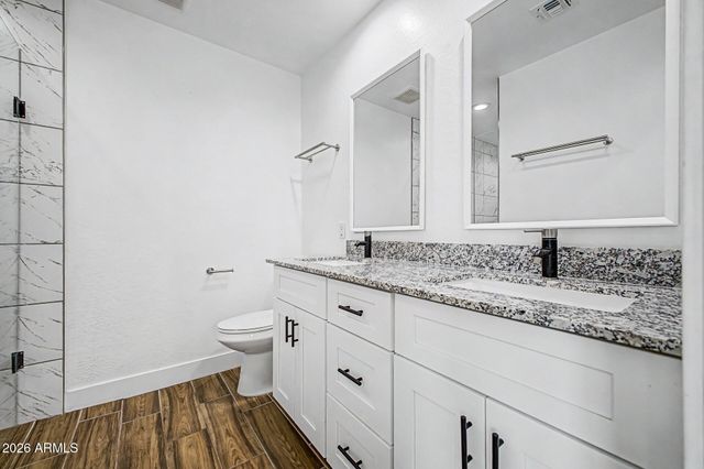 526 S CRISMON Road, Mesa, AZ 85208