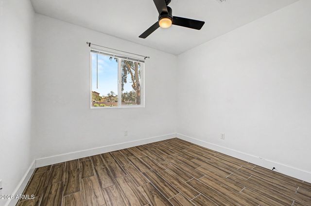526 S CRISMON Road, Mesa, AZ 85208