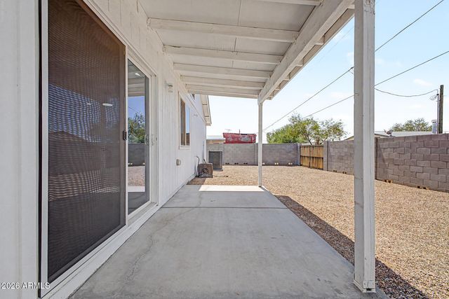 526 S CRISMON Road, Mesa, AZ 85208