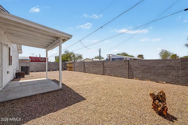 526 S CRISMON Road, Mesa, AZ 85208