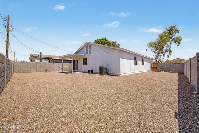 526 S CRISMON Road, Mesa, AZ 85208