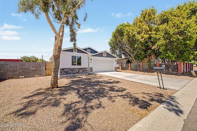 526 S CRISMON Road, Mesa, AZ 85208