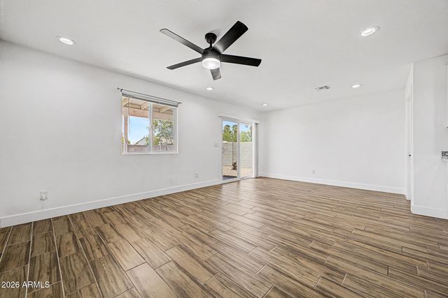526 S CRISMON Road, Mesa, AZ 85208