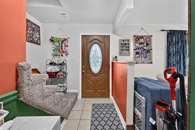 2228 Mclaren Street, Burton, MI 48529