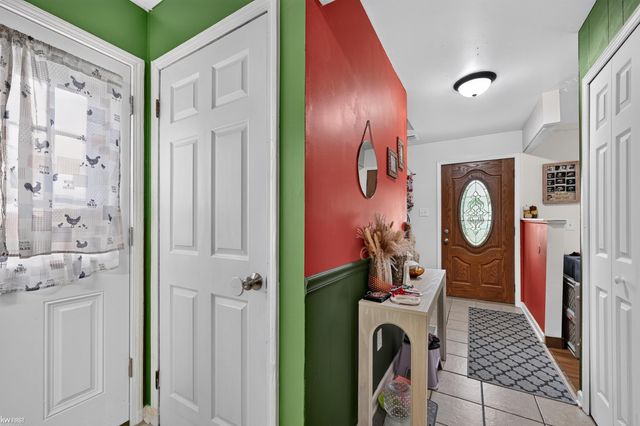 2228 Mclaren Street, Burton, MI 48529
