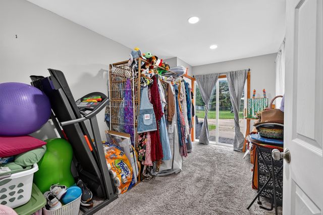 2228 Mclaren Street, Burton, MI 48529