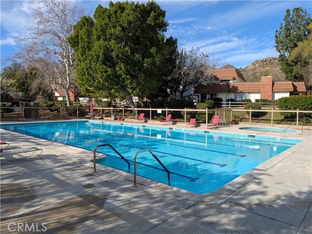 10044 Larwin 3, Chatsworth (los Angeles), CA 91311