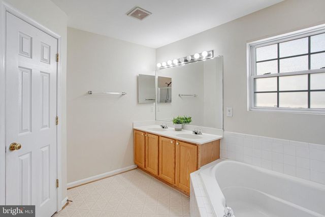 11973 RAYBORN CREEK DR, Manassas, VA 20109