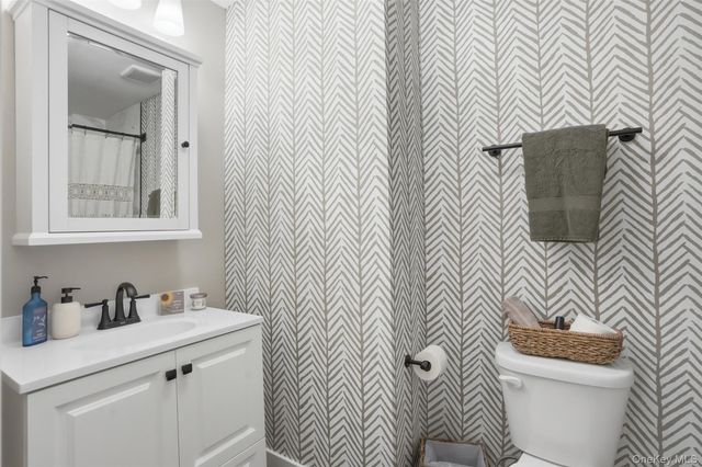 110 N Drury Lane, Newburgh, NY 12550