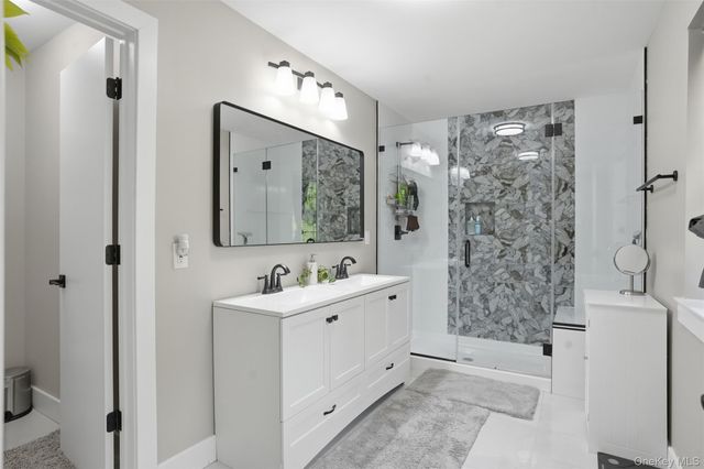 110 N Drury Lane, Newburgh, NY 12550