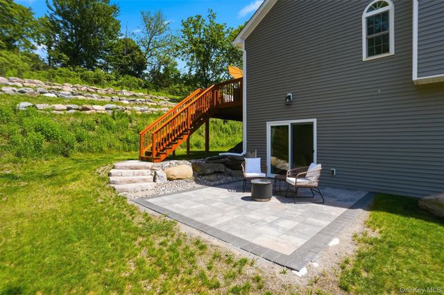 110 N Drury Lane, Newburgh, NY 12550