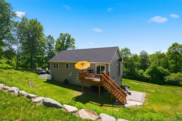 110 N Drury Lane, Newburgh, NY 12550