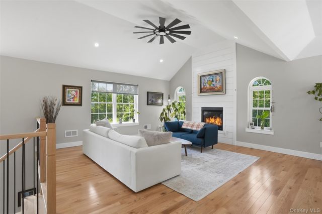 110 N Drury Lane, Newburgh, NY 12550