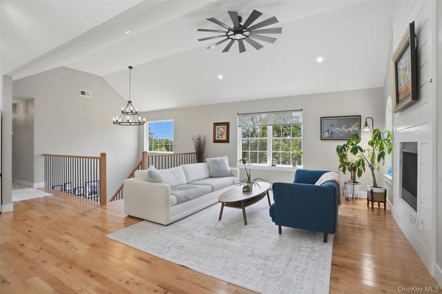 110 N Drury Lane, Newburgh, NY 12550