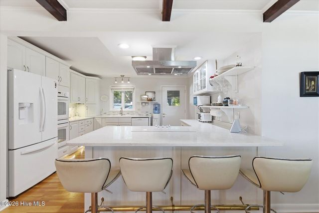 305 River Drive, Southport, NC 28461