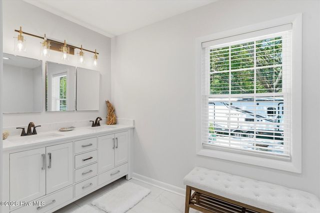 305 River Drive, Southport, NC 28461