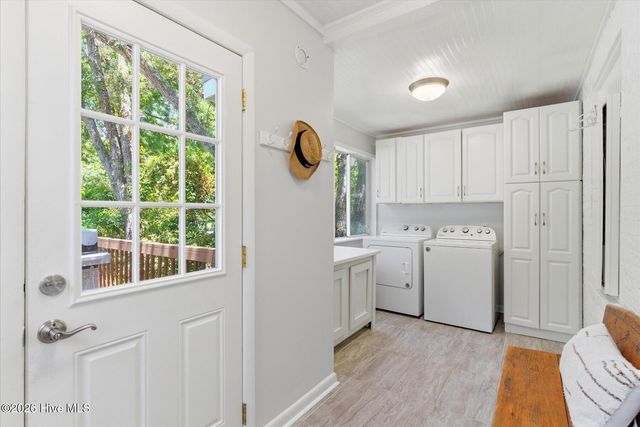 305 River Drive, Southport, NC 28461