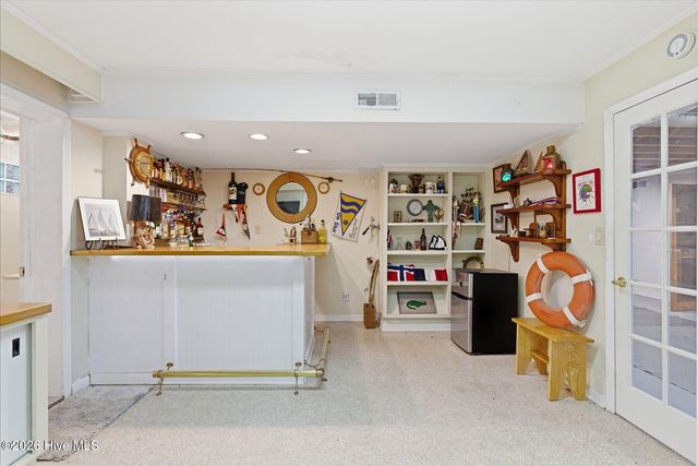 305 River Drive, Southport, NC 28461