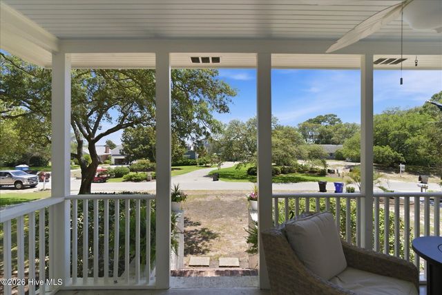 305 River Drive, Southport, NC 28461