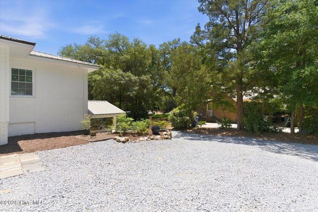 305 River Drive, Southport, NC 28461