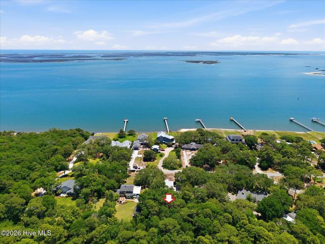 305 River Drive, Southport, NC 28461