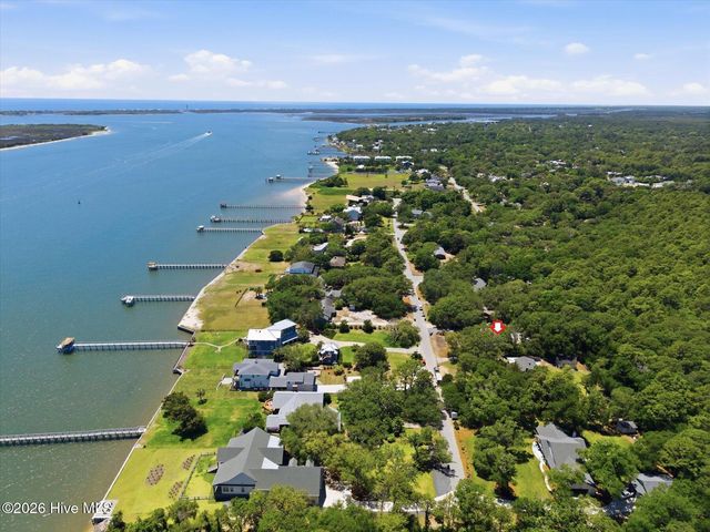 305 River Drive, Southport, NC 28461