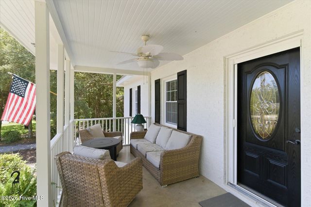 305 River Drive, Southport, NC 28461