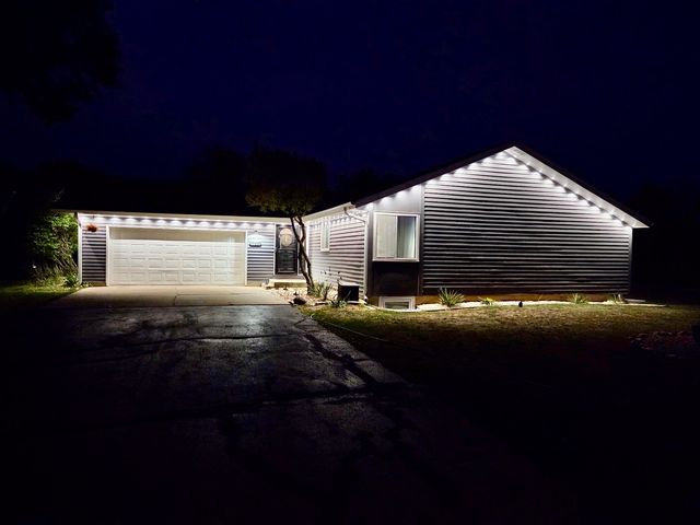 750 Forest Park Drive, Dixon, IL 61021