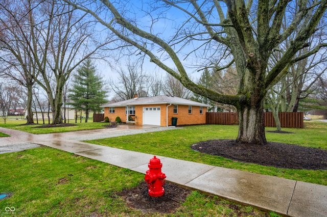 902 South Street, Shirley, IN 47384