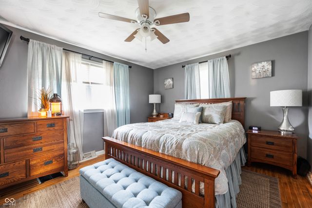 902 South Street, Shirley, IN 47384