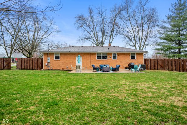 902 South Street, Shirley, IN 47384