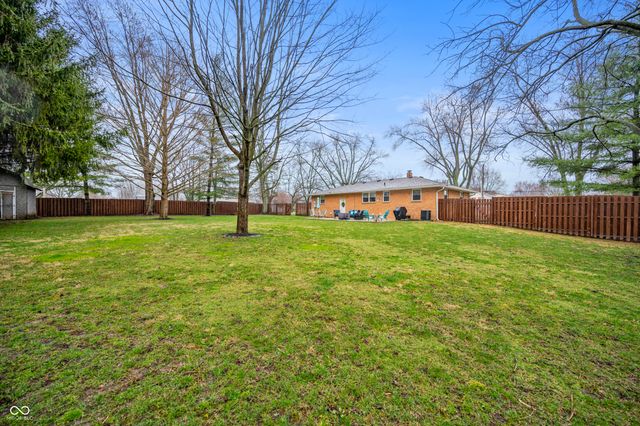 902 South Street, Shirley, IN 47384