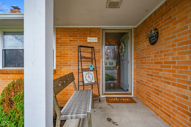 902 South Street, Shirley, IN 47384